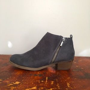 NWOT Women’s Slate Gray Ankle Boot by Carlos Santana SZ 7